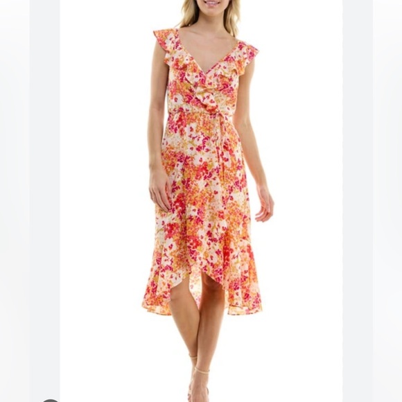Socialite Dresses & Skirts - SOCIALITE Ruffle Print Wrap Midi Dress